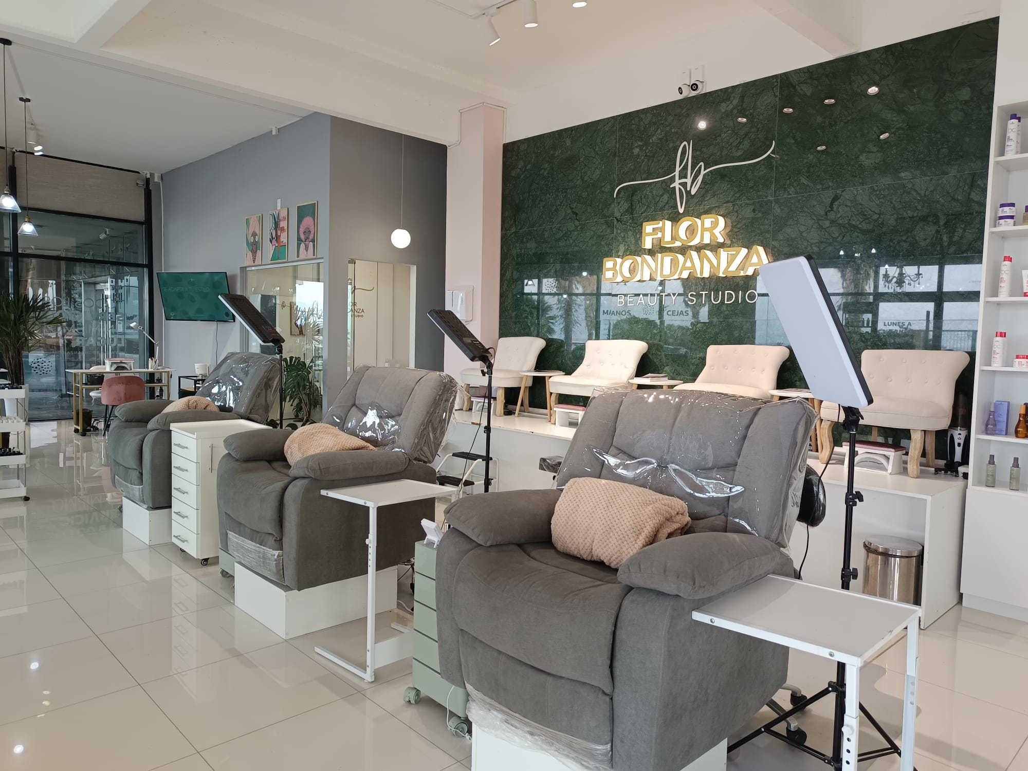 Flor Bondanza Beauty Studio